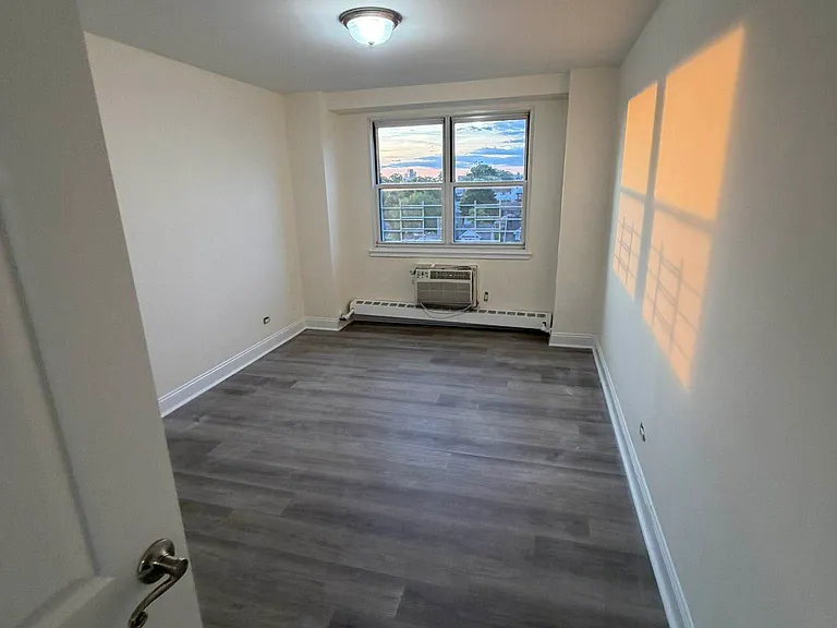 16420 Highland Ave #9M — Photo 8