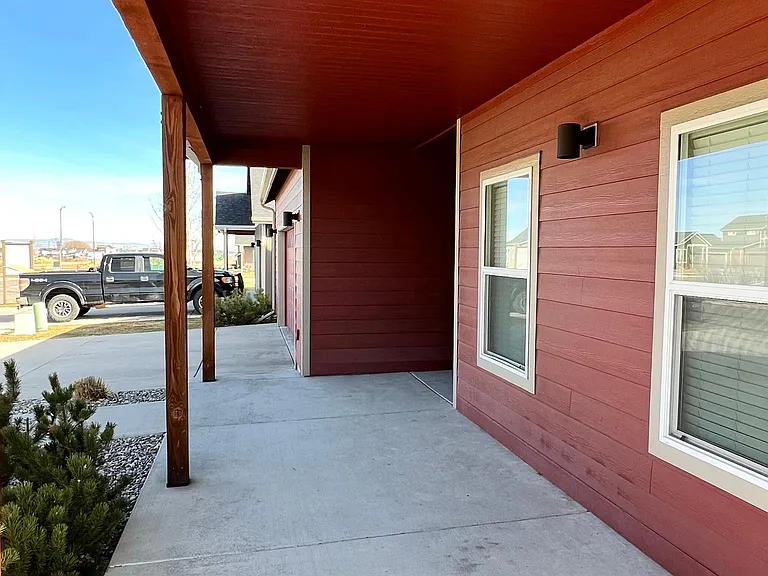 116 S Reliance Ave — Photo 5