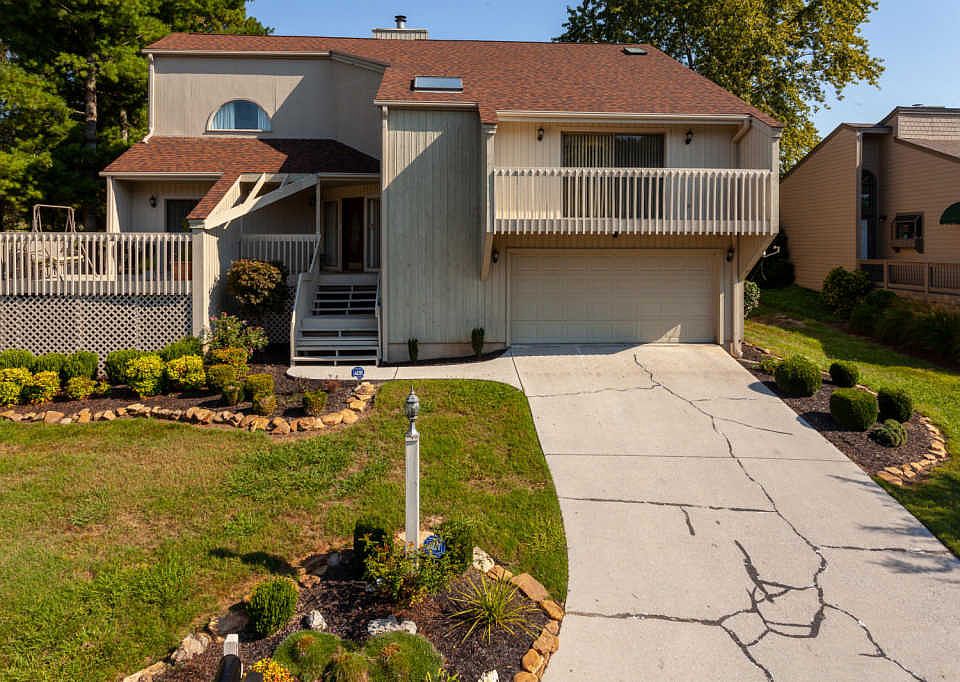 1st image of 4821 River Place Dr