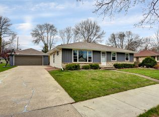 516 Margaret St, Combined Locks, WI 54113