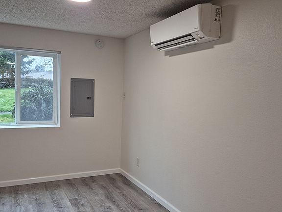 2nd image of 1203 NE Hogan Placeonsite Office 1229