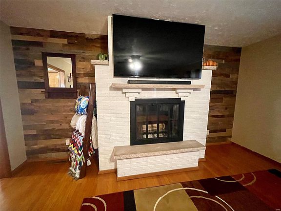 4th image of 212 N Breckenridge Ave