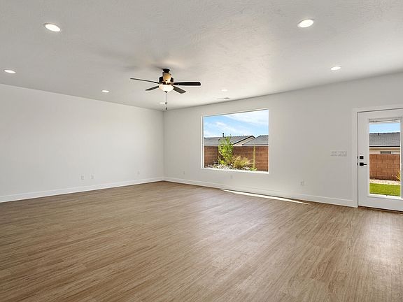 5th image of 4177 E El Capitan Way St