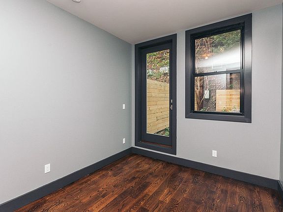 3rd image of 133 Woodbine St APT 1