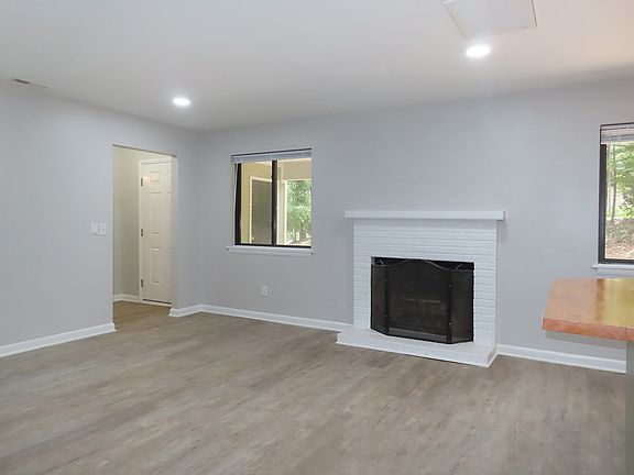 5th image of 913 Shadylawn Rd #A