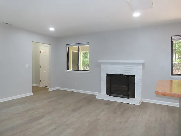 913 Shadylawn Rd #A — Photo 5