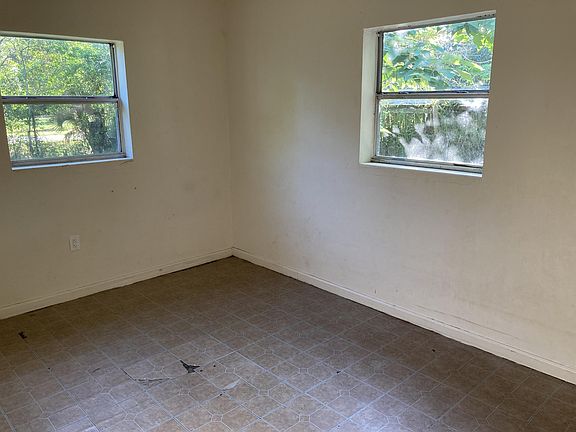 3rd image of 4227 Lake Lawne Ave
