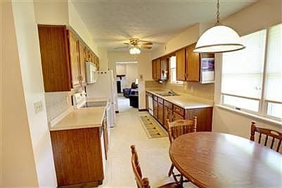 5th image of 1921 Sherwood Forest Dr