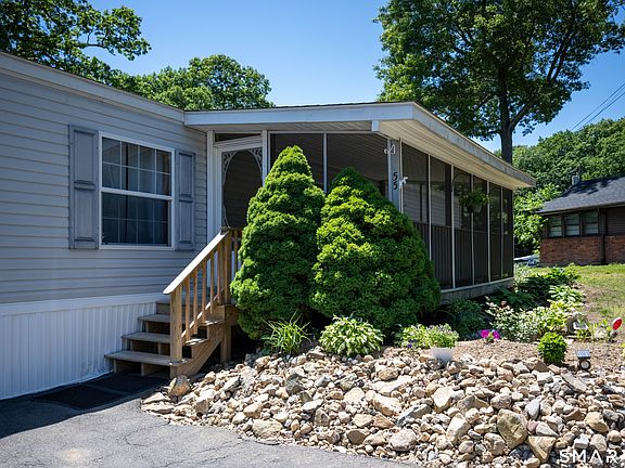 4th image of 55 Mountainview Road