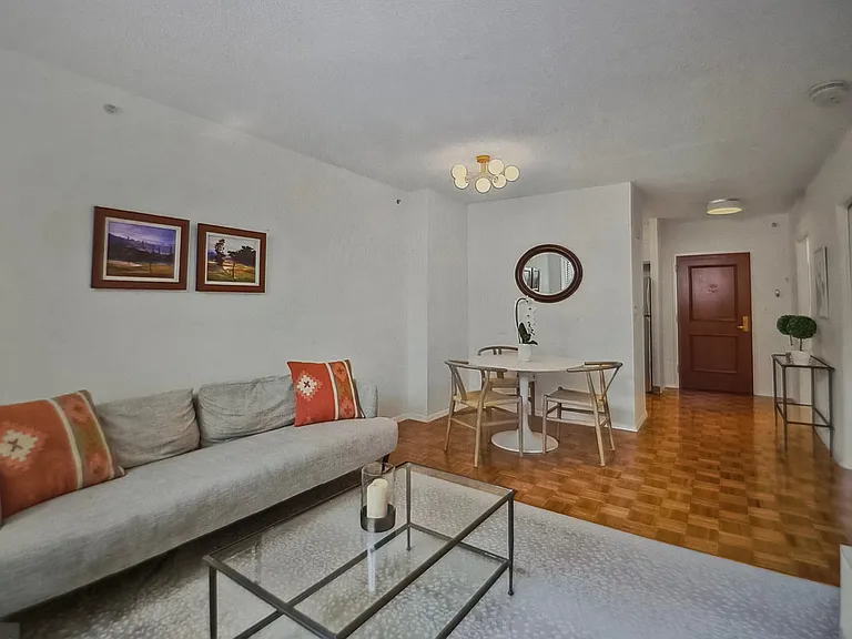 7111 Woodmont Ave #107 — Photo 3