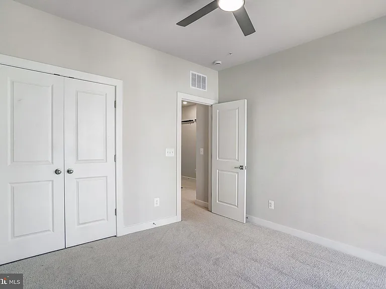 45181 Drowes Ter — Photo 30