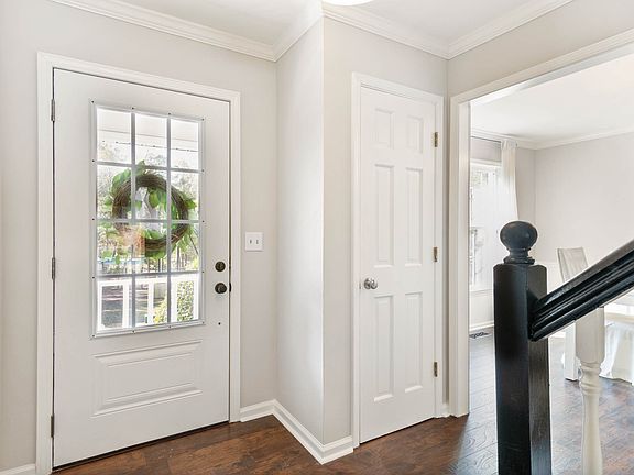 3rd image of 2661 Forest Way NE