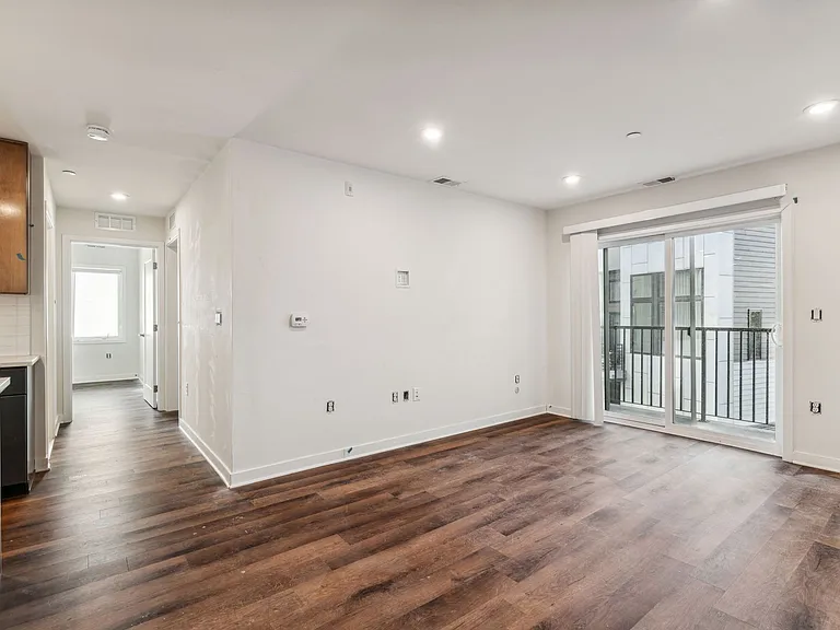 Graduate Pointe — Photo 132