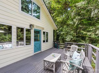 110 E Terrace Dr, Belfair, WA 98528