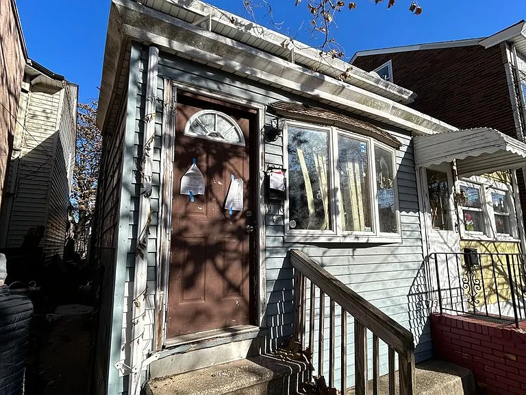 104 Fulton St — Photo 1