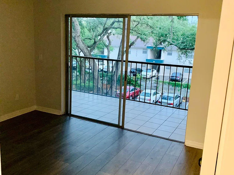 4411 Shady Terrace Ln — Photo 2