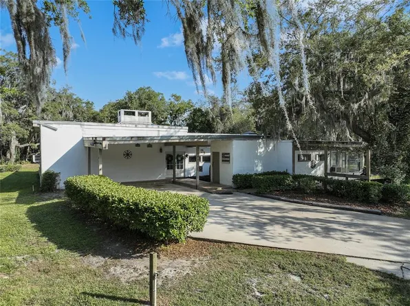 500 Buck Lake Ln, Geneva, FL 32732