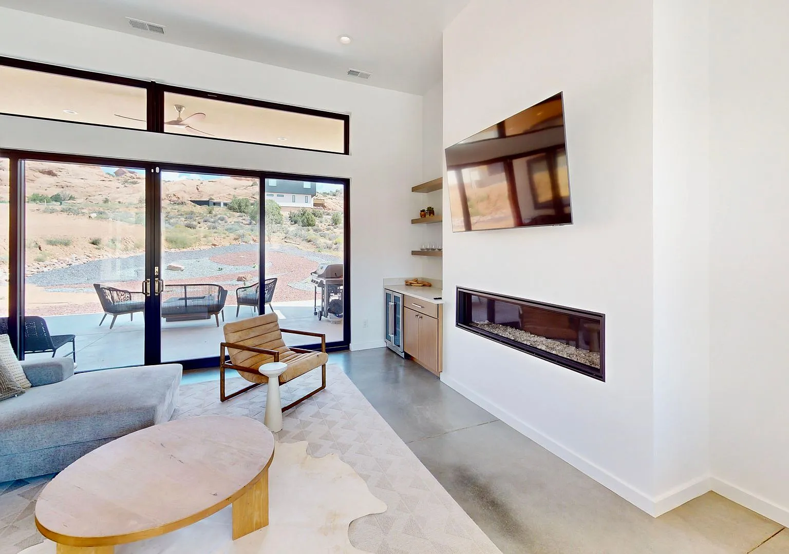 Beautiful Custom Home Available Now — Photo 3