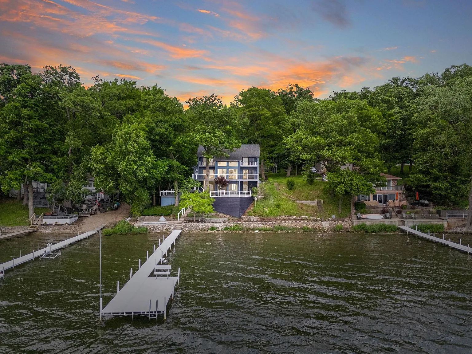 6923 N Kalorama Rd photo 1