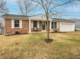 1237 Trails Dr, Fenton, MO 63026