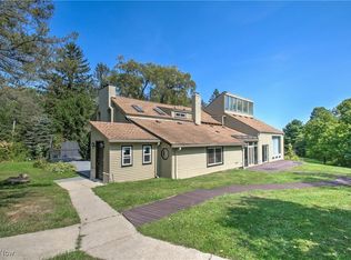 11375 Bean Rd, Chardon, OH 44024