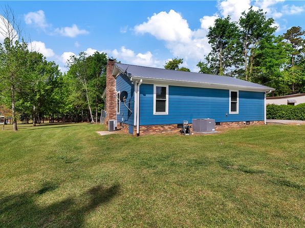 318 Cristy Ln, Fair Play, SC 29643