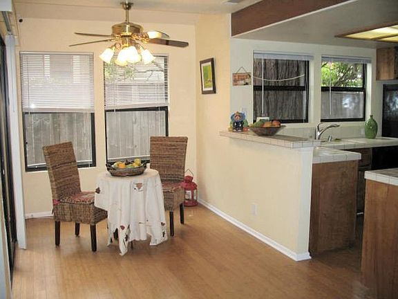 2nd image of 1712 De La Vina St APT B