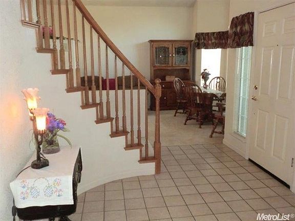 Wide and open titled entryway.