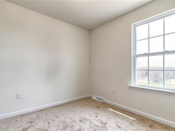 2nd image of 1241 Ledge Dr