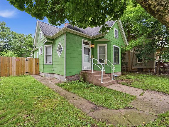 3rd image of 1207 E Frye Ave