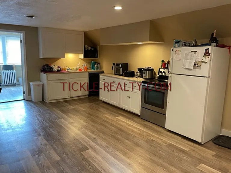 1095 Park Ave — Photo 6