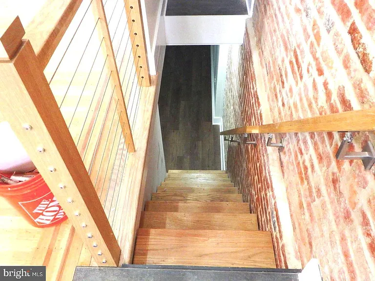 1327 W 42nd St — Photo 21