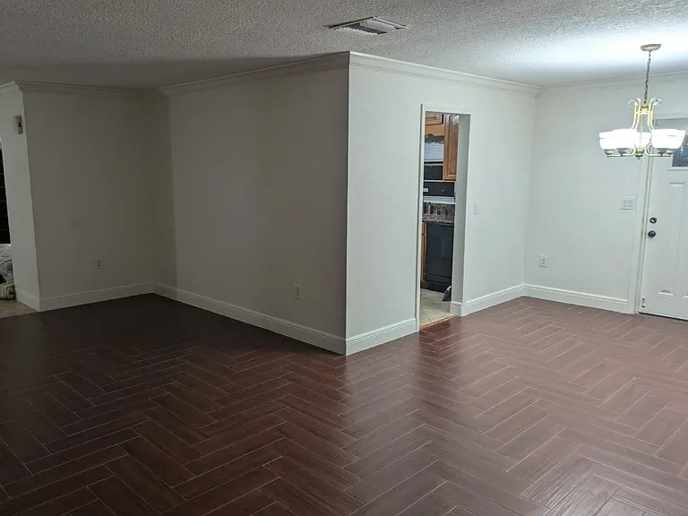 8021 Sandberry Blvd — Photo 17