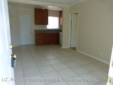2nd image of 3900 1/2 Eagle Rock Blvd