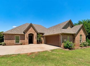 1609 Willow Rd, Blanchard, OK 73010