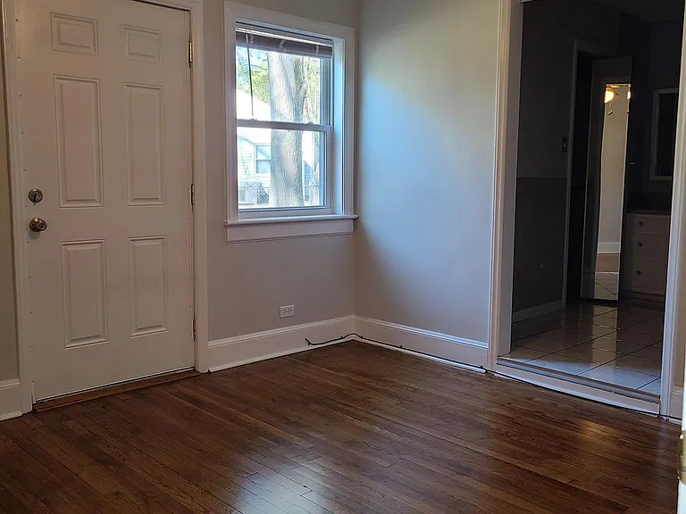 2501 Thorne St — Photo 7