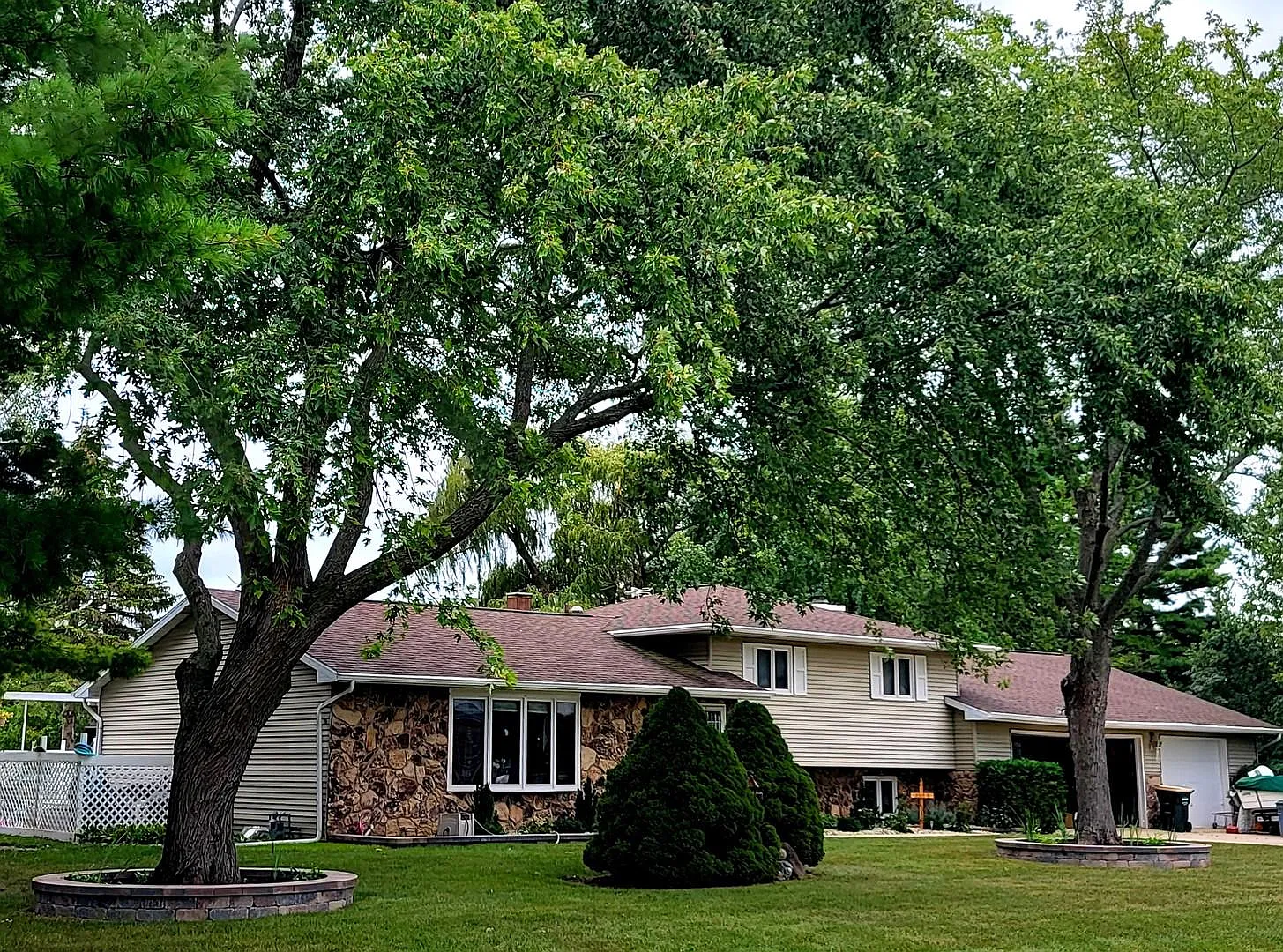 42749 Washington Ave photo 1