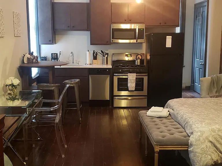 1531 Elm Street — Photo 10