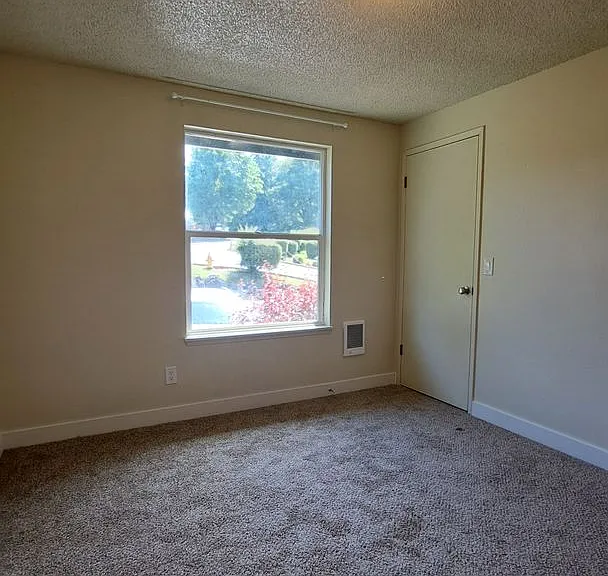 1934 Lincoln Ave SE #203 — Photo 8