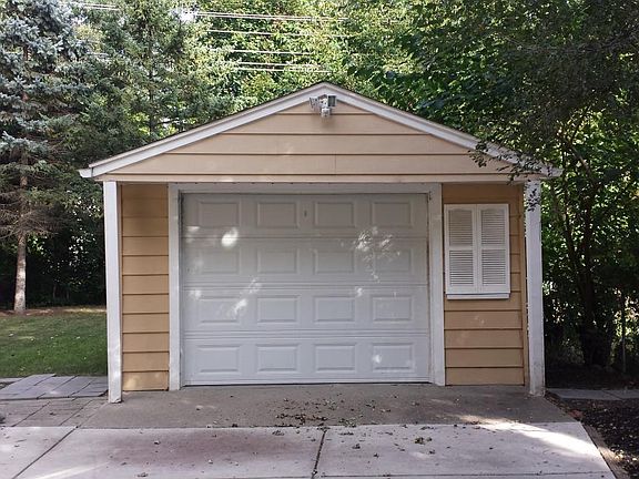 3rd image of 9264 Corinne St