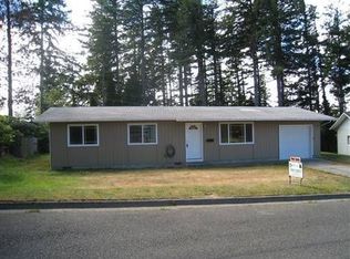 3893 Vista Dr, North Bend, OR 97459