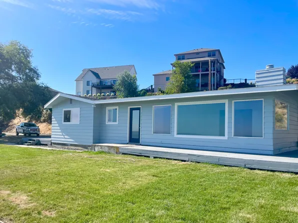 363 Columbia Park Trl, Richland, WA 99352