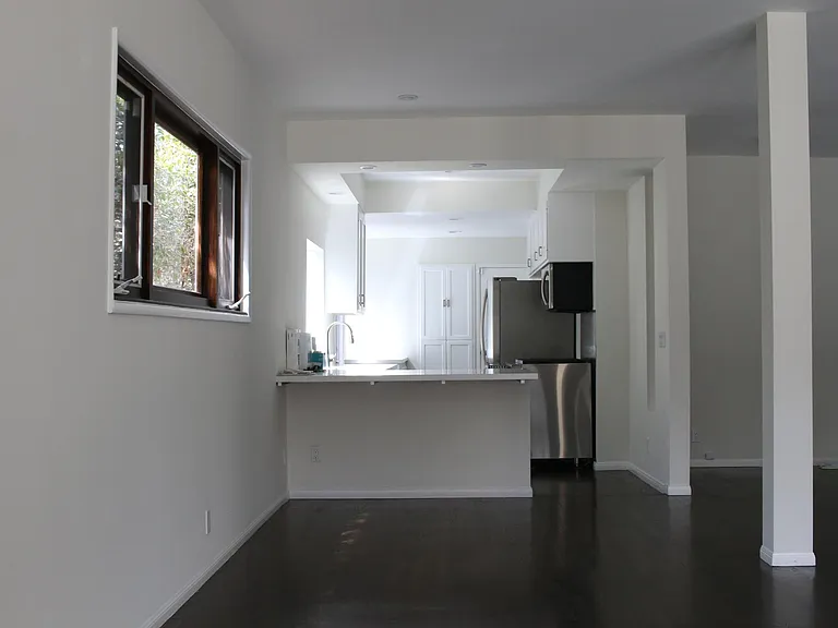 11336 Montana Ave — Photo 15