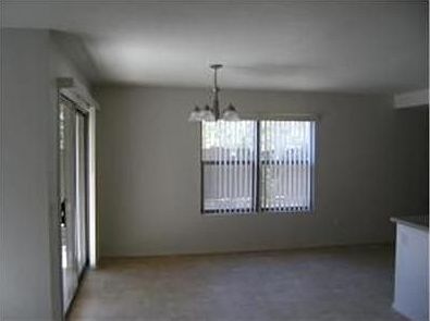 4th image of 2414 E Palm Beach Dr