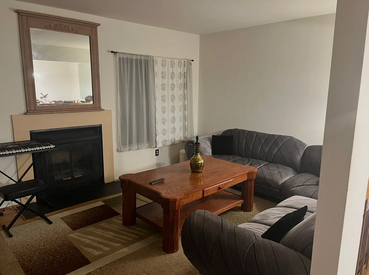 4 bed, 2300 sqft, $700 — Photo 3