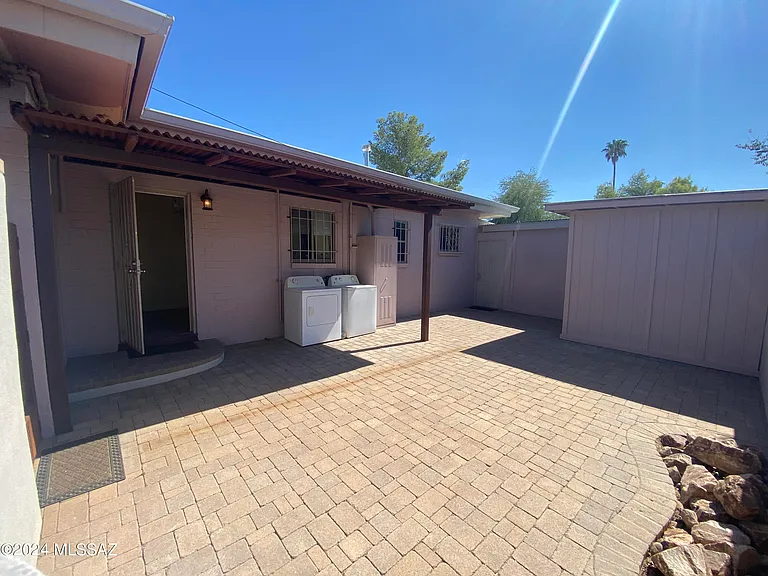 1529 N Dodge Blvd — Photo 20