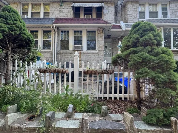 3236 Wellington St, Philadelphia, PA 19149