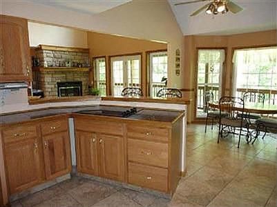 2nd image of 4864 Petes Ln