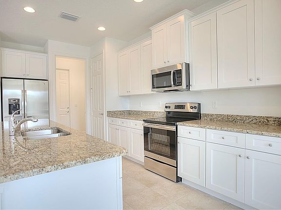 2nd image of 1137 SW Glastonberry Ave