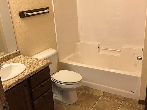5th image of 580-588-596 Birchcrest Ln #596-303